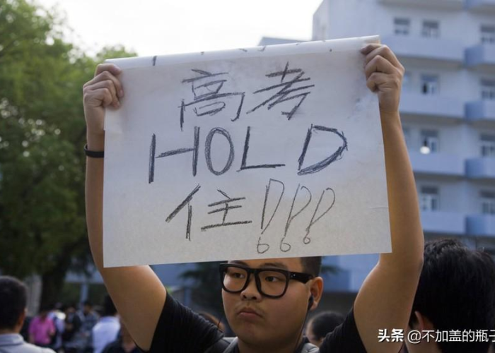 疫情期间那些感动人心的瞬间（疫情期间那些感动人心的瞬间作文）