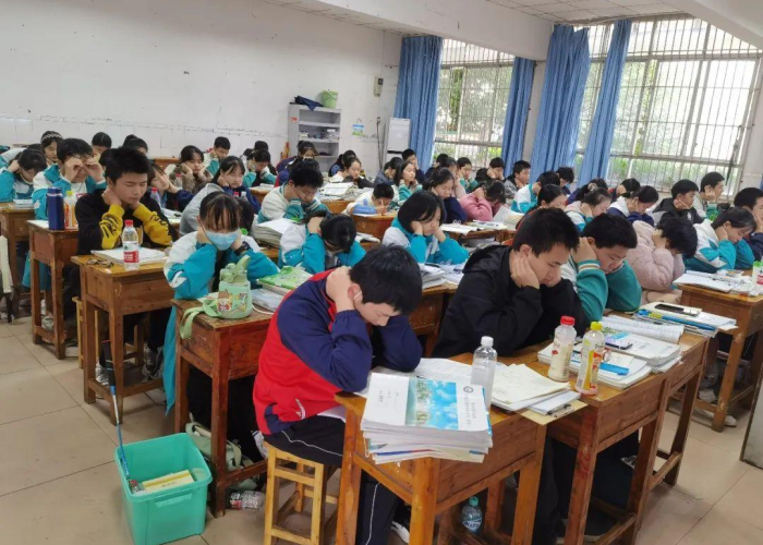 关于疫情重庆（重庆关于疫情出台的政策）