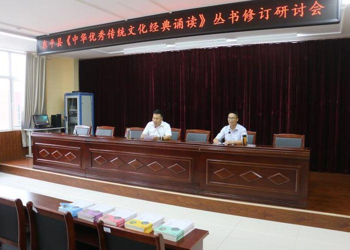 抗击疫情感动十大人物（抗击疫情感动十大人物作文）