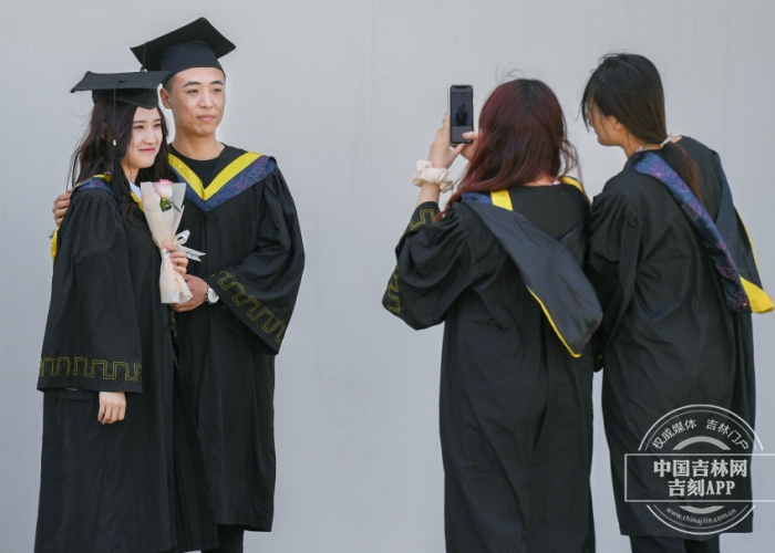 2021疫情感人照片（疫情感人图片素材）