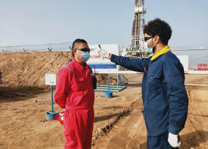 国外疫情的视频（外国媒体报道中国疫情视频）