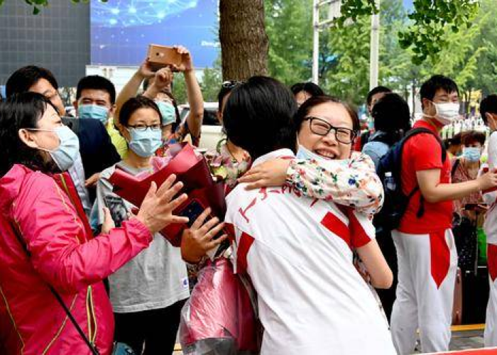 中国2020年疫情的故事（中国疫情故事500字）