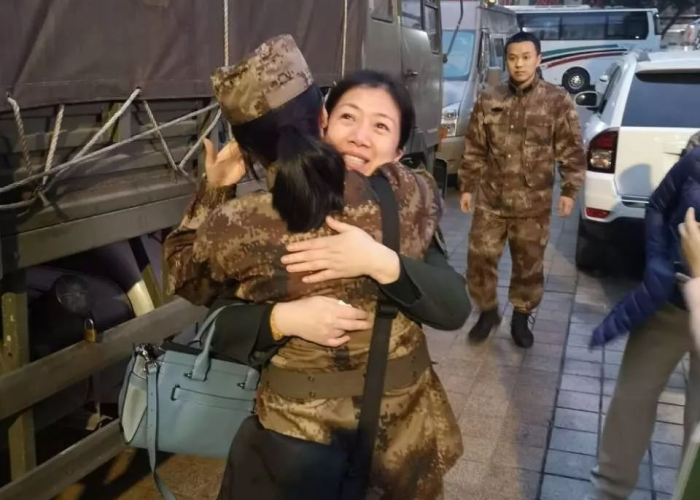武汉疫情一夜白头情侣（武汉疫情一对情侣的真实故事）