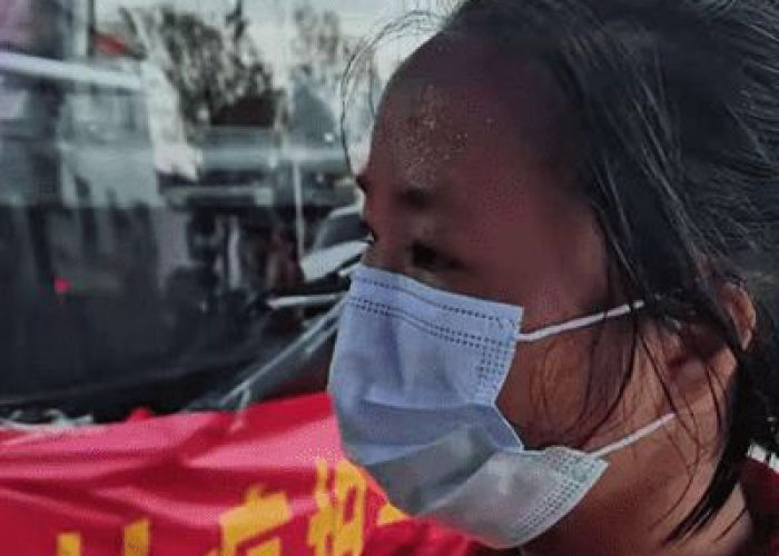 疫情感动瞬间震惊国外视频（疫情感动瞬间震惊国外视频大全）