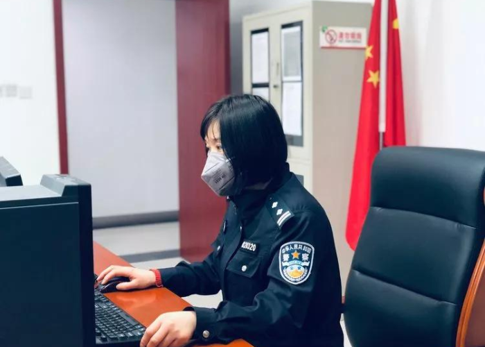 带病坚持在疫情防控一线（带病抗疫情）
