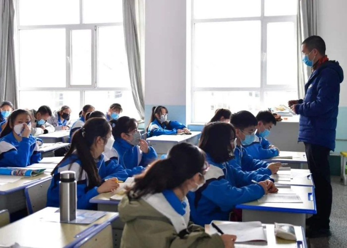 疫情期间感动的一瞬间200字（疫情期间感动的一瞬间作文）