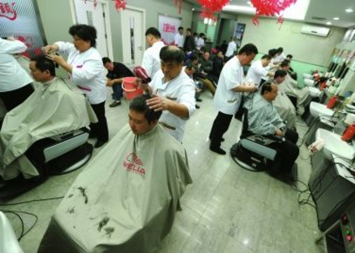 疫情理发（疫情期间理发店怎么发朋友圈）