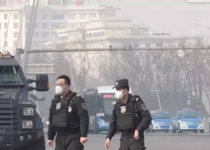 抗击疫情最感人的六个瞬间图片（抗击疫情最感动的瞬间图片）