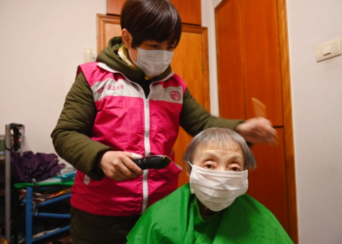 疫情在家理发怎么写（疫情理发感言）