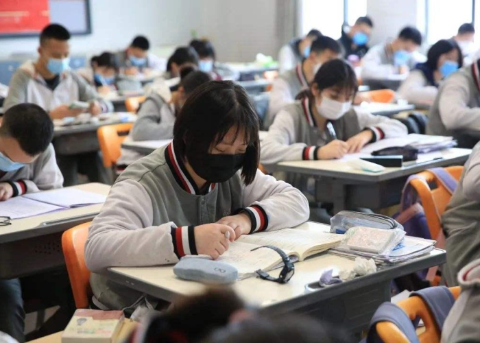 疫情期间孩子到底要不要去上学（疫情期间孩子该不该上学）