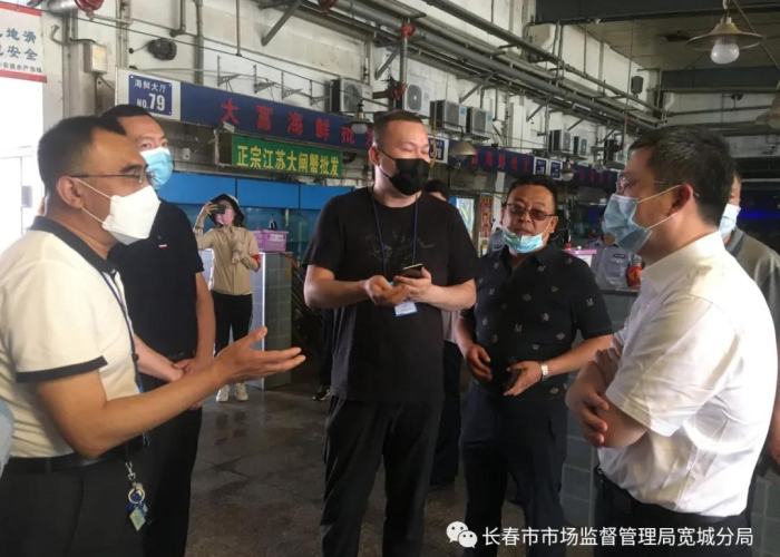 有关新冠疫情的英语句子（关于新冠疫情的英语翻译）