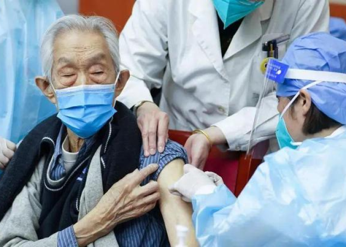 中国新冠疫情总共死了多少人医生（中国新冠疫情死亡人数一共有多少人）