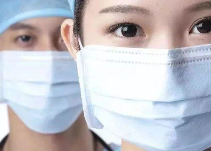 疫情口罩下的脸（抗击疫情脸上口罩印）