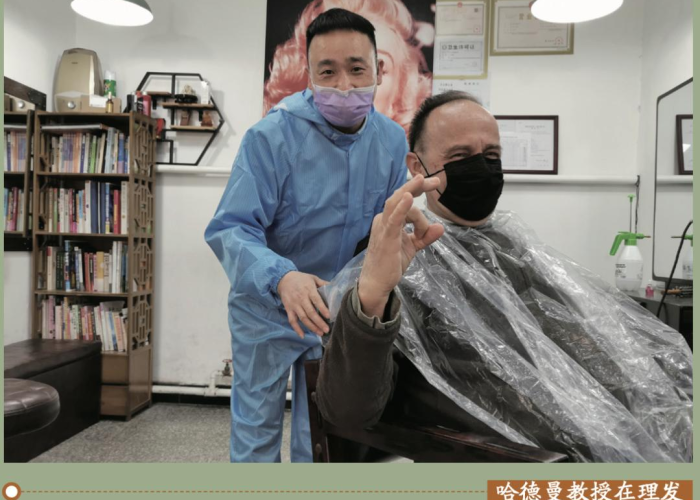 外国人看中国疫情感动瞬间感受（外国人看疫情下的中国）