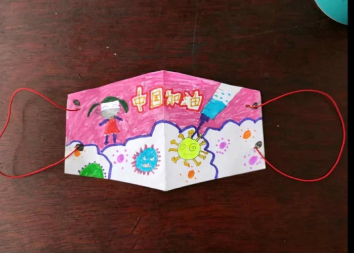 疫情期间医护人员口罩下的脸（医护人员脸上口罩痕迹描写）