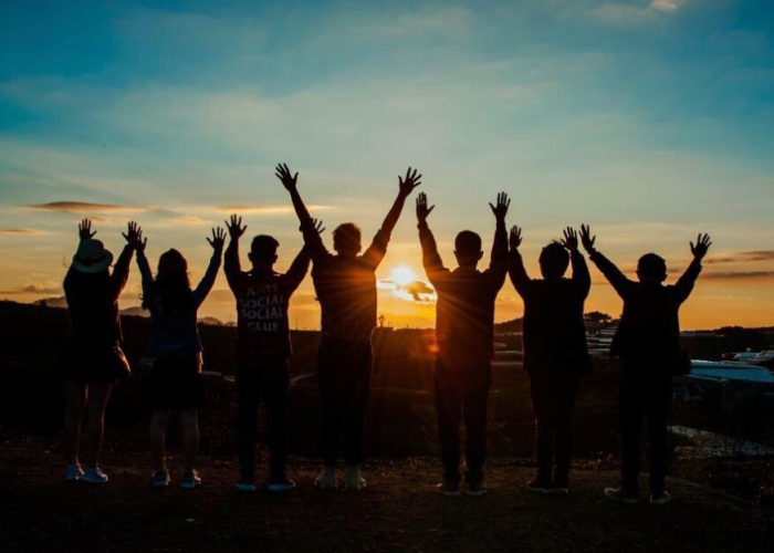 疫情解封第一天遇夕阳的经典说说（疫情解封心情说说）