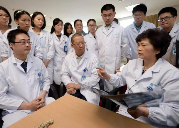 疫情放大了人性（疫情放大了人性的变化）