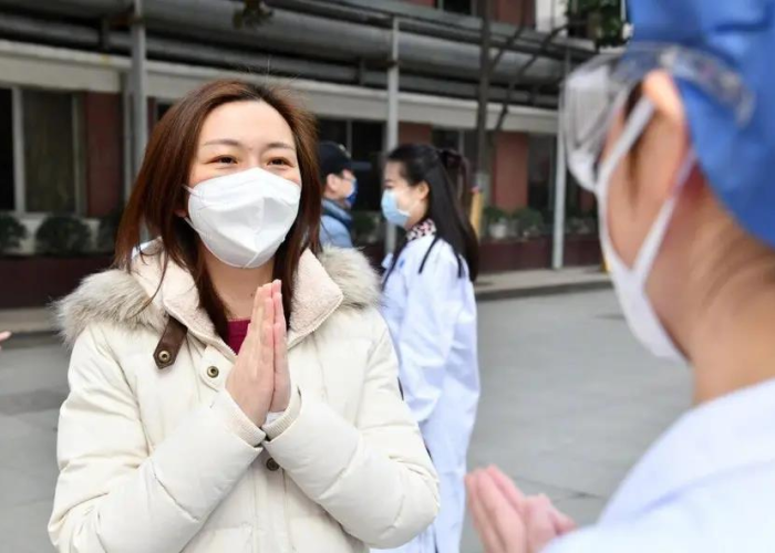 郑州白衣天使抗击疫情感动视频（郑州白衣天使图片）