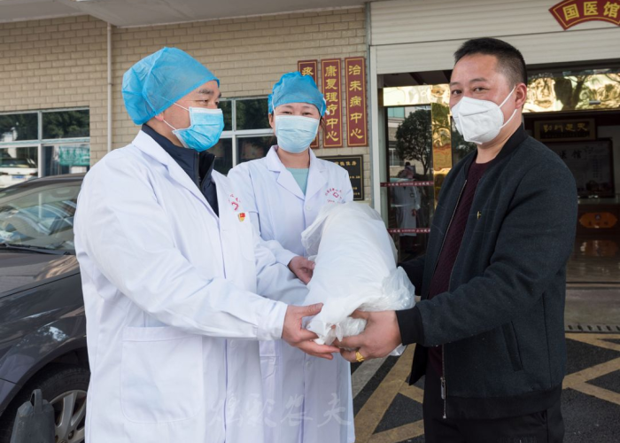 疫情中白衣天使温暖的事迹（疫情中的白衣天使事迹材料）