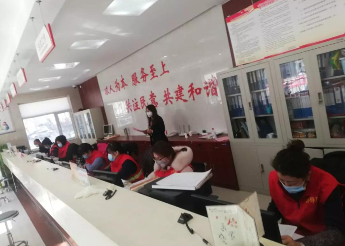 新冠疫情医护人员的感人故事（新冠疫情医护人员的感人故事有哪些）