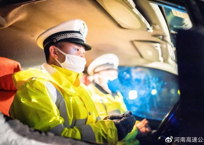 抗击疫情十个感动照片各行各业（抗击疫情十个感动照片视频）