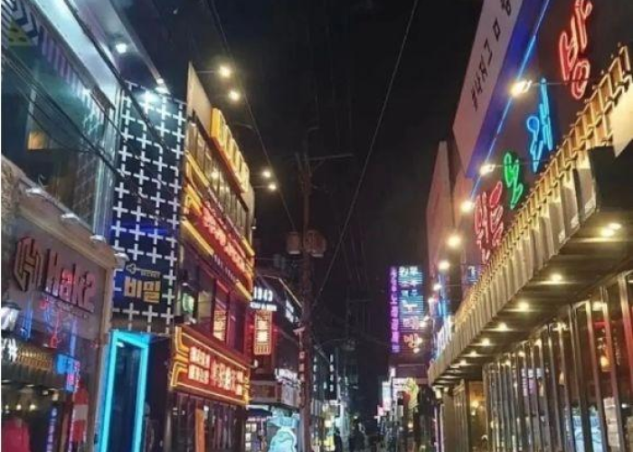 疫情下的城市街道空荡荡的（疫情下的城市描写）