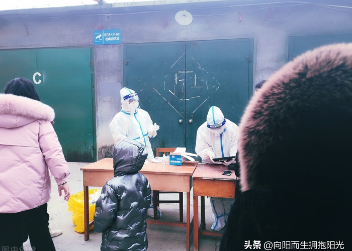 疫情下的校园故事（疫情下的校园有感）