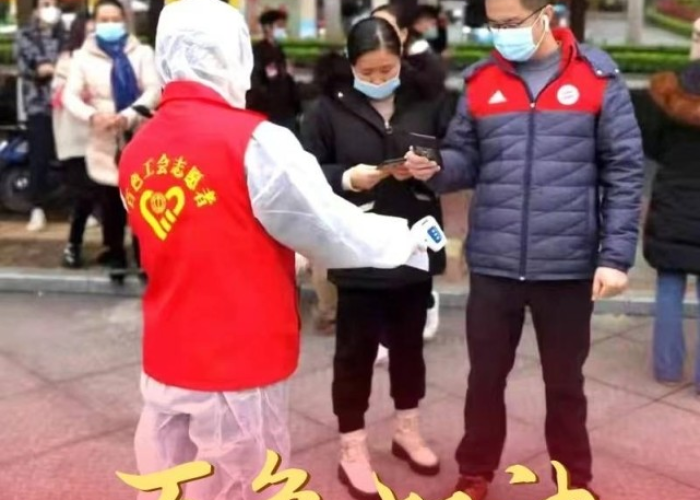 百色抗击疫情感人视频开电车（广西百色抗疫英雄）