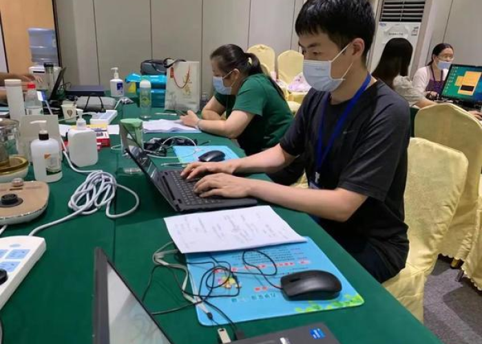 感染疫情后什么时候是传染期（疫情感染最快多久有症状）