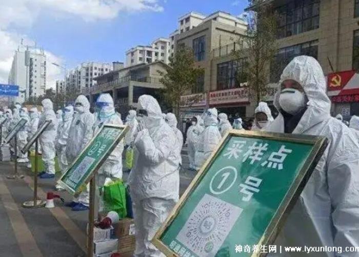 疫情后人们屯的口罩（疫情过后口罩行业会怎么样）