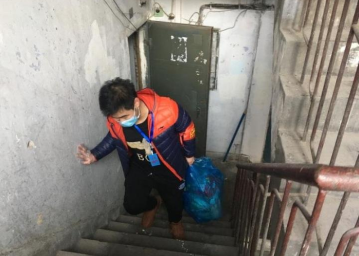 疫情期间孩子上学好还是在家好（快开学了疫情期间孩子该不该在学校吃饭）