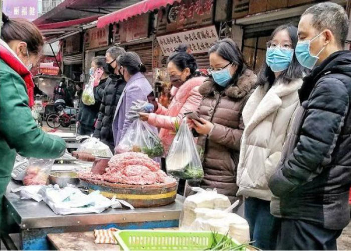 抗击疫情十大感人瞬间图片（抗击疫情最感人照片）