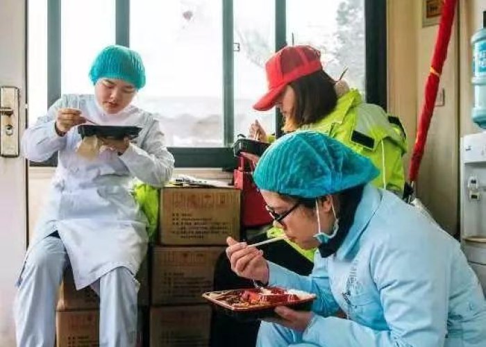 抗疫情的感人瞬间（抗击疫情的感人时刻）