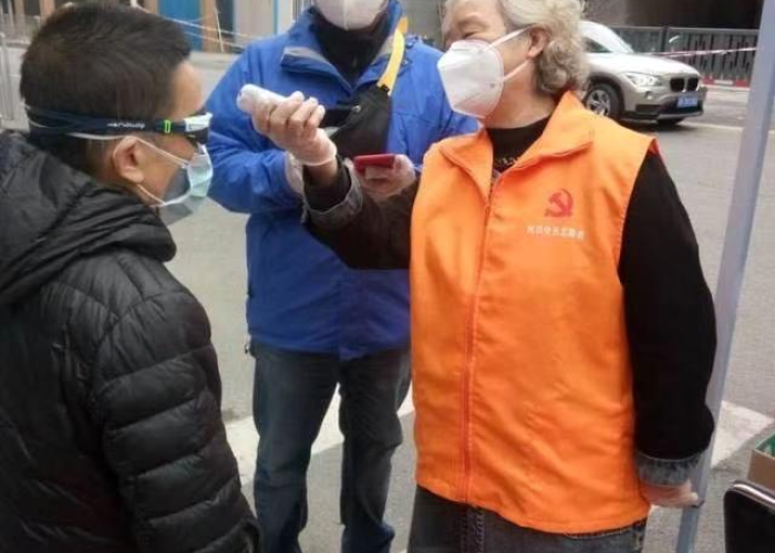 疫情期间普通人的温暖举动（疫情期间人民的暖心举动）