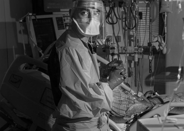 新冠疫情死了多少医护人员?（新冠病死了多少医护人员）