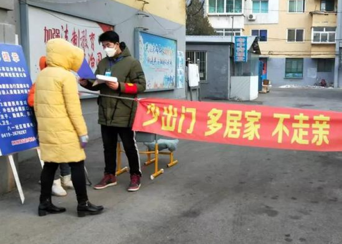 疫情期间社区工作者视频（疫情下社区工作者）
