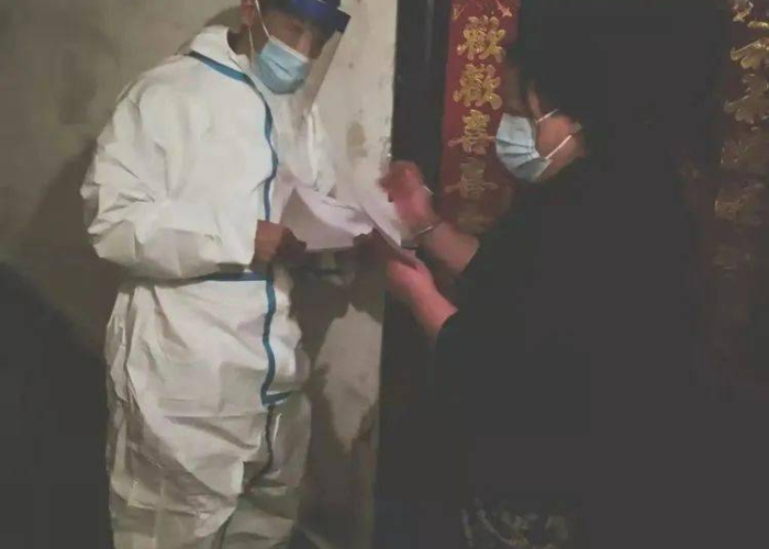疫情中的感人故事范文（疫情中的感人故事作文）