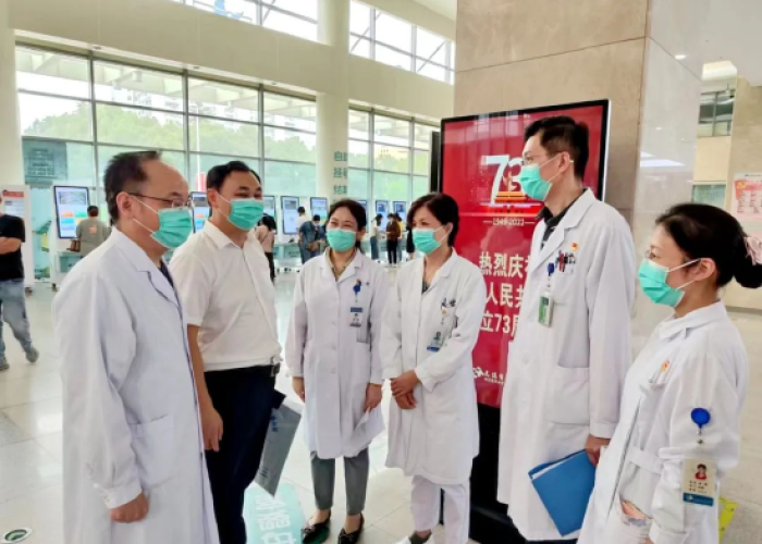 疫情期间始终坚持工作岗位（疫情期间坚持在岗）