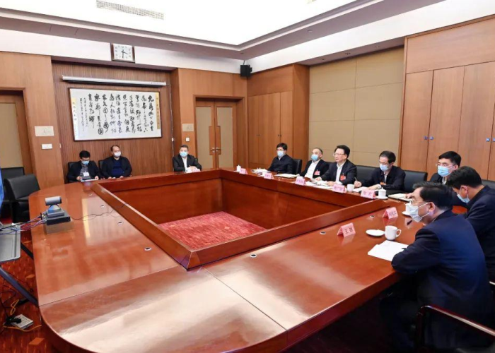 宣布疫情结束的新闻视频（疫情结束后的视频）
