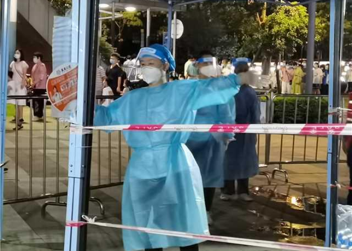 国外放弃疫情（国外放弃疫情防控了吗）