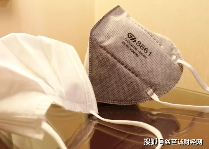 疫情后人们屯的口罩（疫情过后口罩行业会怎么样）