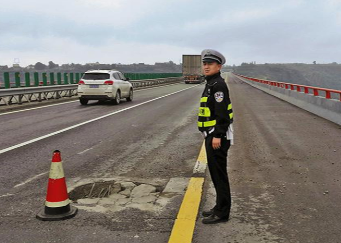 三年疫情感人瞬间高速路口（疫情高速路口感人的故事）