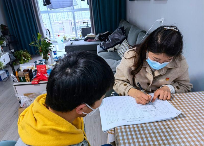 抗疫情英雄人物事迹（疫情抗疫英雄人物）