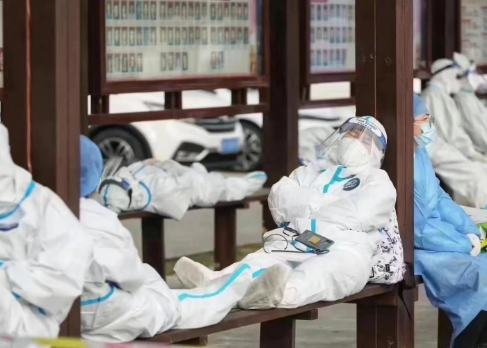 疫情感人的镜头（疫情当前,这些感人的瞬间,让人看了暖心）