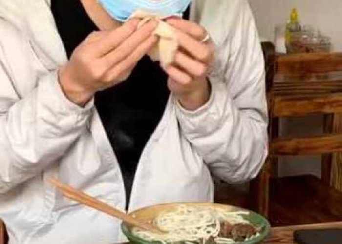 疫情吃饭搞笑配音最近很火的（疫情吃饭搞笑配音最近很火的歌曲）
