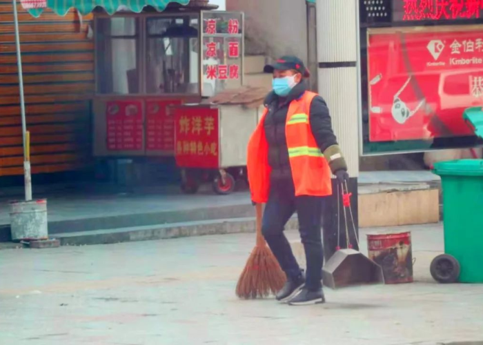 疫情期间保洁员还坚守岗位（疫情期间保洁员工作制度）