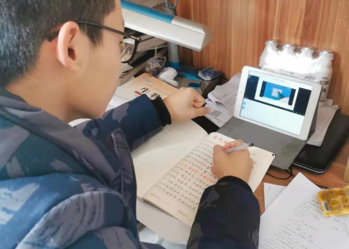 三年的疫情结束感悟句子（三年的疫情结束感悟句子图片）