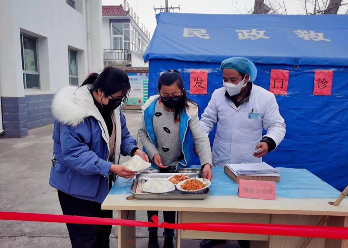 疫情体现的团结精神事例（疫情团结的名人素材事例）
