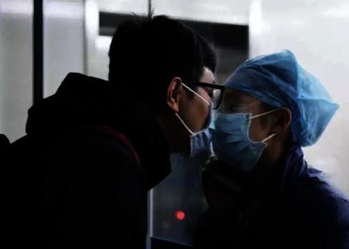 疫情期间武汉情侣生死分别（武汉疫情因为一对情侣）