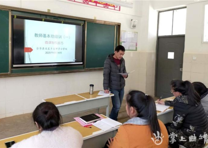 疫情小朋友戴口罩简笔画（疫情戴口罩的萌娃）